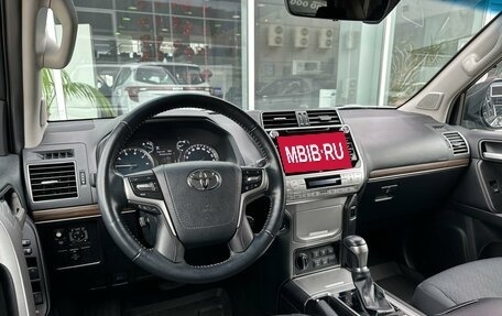 Toyota Land Cruiser Prado 150 рестайлинг 2, 2018 год, 5 570 000 рублей, 6 фотография