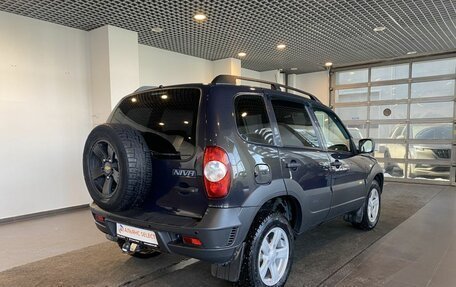 Chevrolet Niva I рестайлинг, 2018 год, 930 000 рублей, 3 фотография