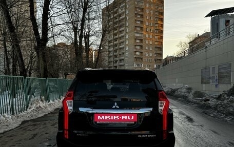 Mitsubishi Pajero Sport III рестайлинг, 2018 год, 2 900 000 рублей, 4 фотография