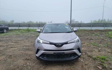Toyota C-HR I рестайлинг, 2019 год, 1 995 000 рублей, 4 фотография