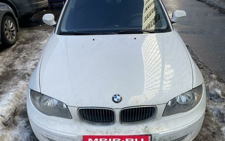 BMW 1 серия, 2011 год, 800 000 рублей, 2 фотография