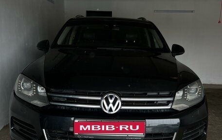 Volkswagen Touareg III, 2012 год, 2 050 000 рублей, 2 фотография