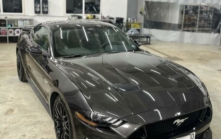 Ford Mustang VI рестайлинг, 2022 год, 6 000 000 рублей, 2 фотография