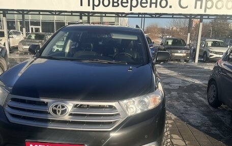 Toyota Highlander III, 2011 год, 1 900 000 рублей, 1 фотография