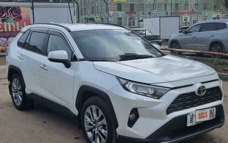 Toyota RAV4, 2020 год, 3 370 000 рублей, 1 фотография
