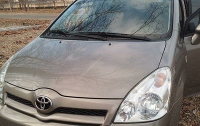 Toyota Corolla Verso I, 2004 год, 780 000 рублей, 1 фотография