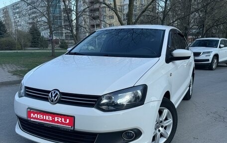 Volkswagen Polo VI (EU Market), 2013 год, 1 090 000 рублей, 2 фотография