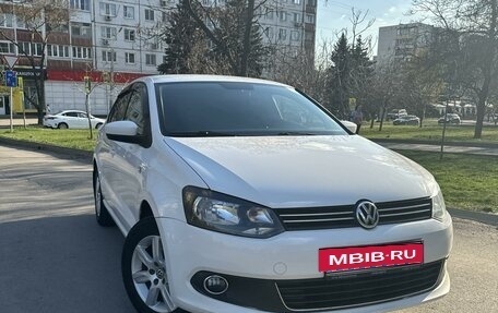 Volkswagen Polo VI (EU Market), 2013 год, 1 090 000 рублей, 3 фотография