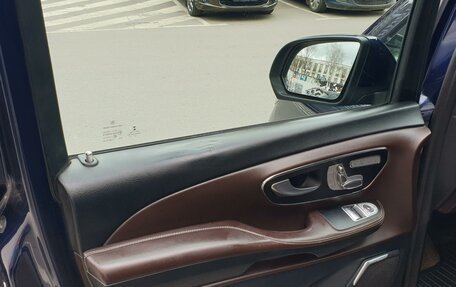 Mercedes-Benz V-Класс, 2014 год, 3 000 000 рублей, 2 фотография