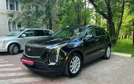 Cadillac XT4 I, 2018 год, 2 500 000 рублей, 2 фотография
