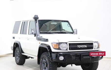 Toyota Land Cruiser 70, 2022 год, 8 900 000 рублей, 3 фотография