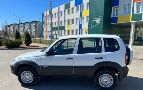 Chevrolet Niva I рестайлинг, 2018 год, 980 000 рублей, 3 фотография