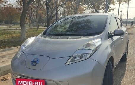 Nissan Leaf I, 2015 год, 895 000 рублей, 2 фотография