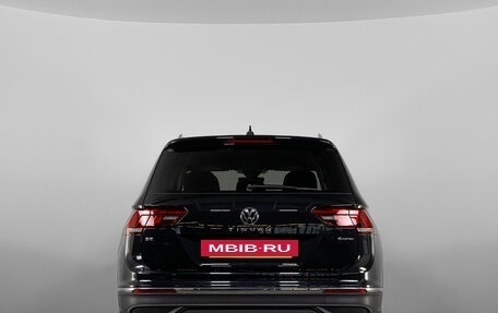 Volkswagen Tiguan II, 2022 год, 4 049 000 рублей, 4 фотография