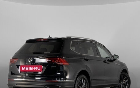 Volkswagen Tiguan II, 2022 год, 4 049 000 рублей, 5 фотография