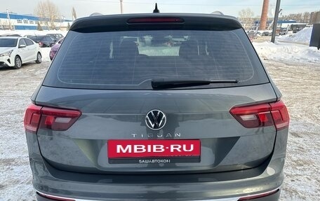 Volkswagen Tiguan II, 2021 год, 3 069 000 рублей, 4 фотография