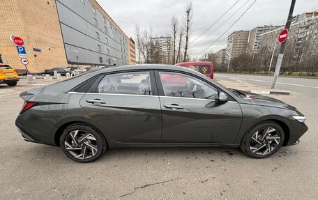 Hyundai Elantra, 2023 год, 2 500 000 рублей, 4 фотография