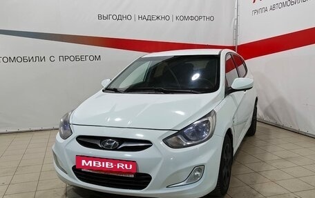 Hyundai Solaris II рестайлинг, 2012 год, 748 000 рублей, 3 фотография