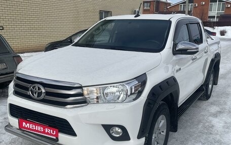 Toyota Hilux VIII, 2017 год, 3 000 000 рублей, 3 фотография