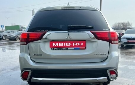 Mitsubishi Outlander III рестайлинг 3, 2018 год, 2 199 000 рублей, 6 фотография