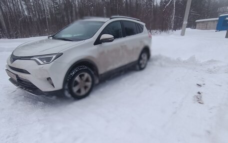 Toyota RAV4, 2017 год, 3 200 000 рублей, 3 фотография