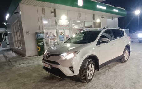 Toyota RAV4, 2017 год, 3 200 000 рублей, 2 фотография