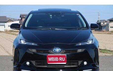 Toyota Prius IV XW50, 2020 год, 1 100 000 рублей, 1 фотография