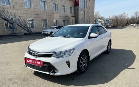 Toyota Camry, 2018 год, 2 250 000 рублей, 4 фотография
