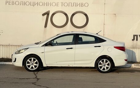Hyundai Solaris II рестайлинг, 2011 год, 630 000 рублей, 2 фотография