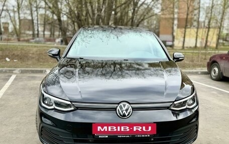 Volkswagen Golf VIII, 2020 год, 2 860 000 рублей, 2 фотография