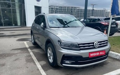 Volkswagen Tiguan II, 2018 год, 2 489 000 рублей, 1 фотография