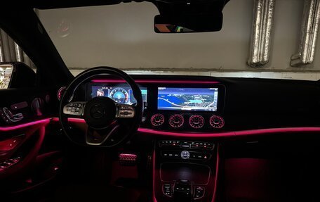 Mercedes-Benz E-Класс, 2019 год, 5 150 000 рублей, 4 фотография