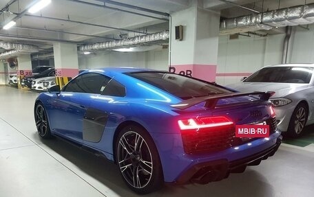Audi R8, 2021 год, 18 930 000 рублей, 2 фотография