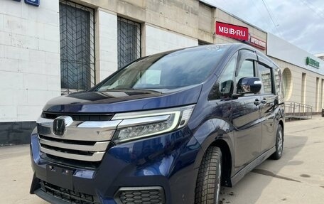 Honda Stepwgn IV, 2019 год, 3 120 000 рублей, 2 фотография