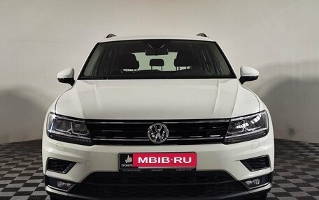 Volkswagen Tiguan II, 2020 год, 2 419 000 рублей, 2 фотография