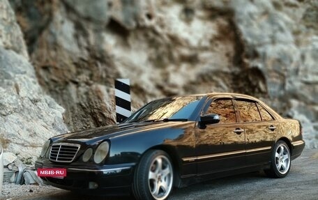Mercedes-Benz E-Класс, 2001 год, 1 330 000 рублей, 6 фотография