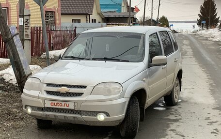 Chevrolet Niva I рестайлинг, 2017 год, 790 000 рублей, 2 фотография