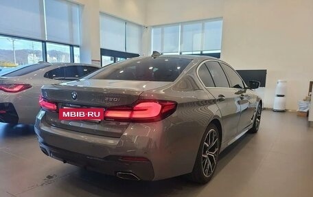 BMW 5 серия, 2021 год, 3 630 000 рублей, 2 фотография