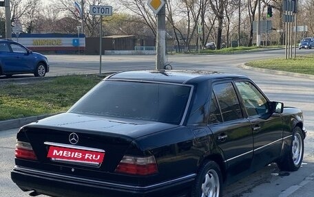 Mercedes-Benz E-Класс, 1995 год, 390 000 рублей, 3 фотография