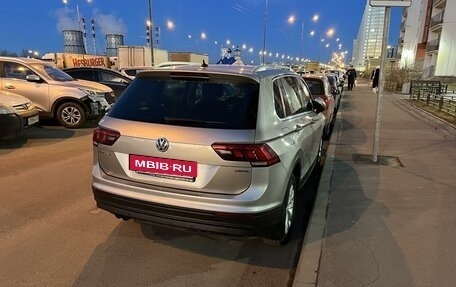 Volkswagen Tiguan II, 2018 год, 2 990 000 рублей, 5 фотография