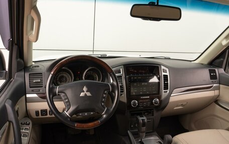 Mitsubishi Pajero IV, 2019 год, 3 990 000 рублей, 6 фотография