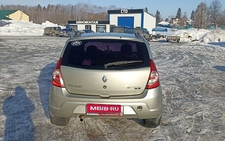 Renault Sandero I, 2013 год, 700 000 рублей, 3 фотография