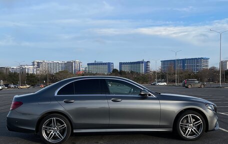 Mercedes-Benz E-Класс, 2019 год, 4 050 000 рублей, 8 фотография