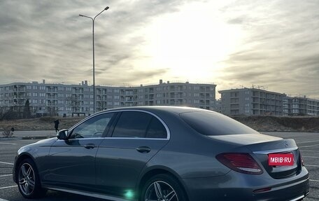 Mercedes-Benz E-Класс, 2019 год, 4 050 000 рублей, 5 фотография