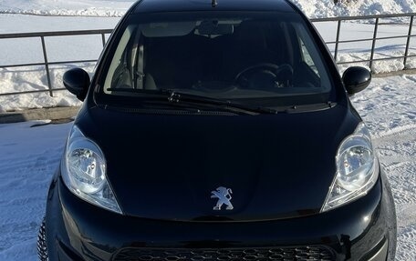 Peugeot 107 I рестайлинг, 2012 год, 680 000 рублей, 3 фотография
