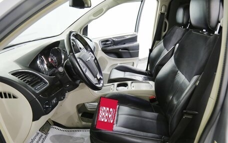 Chrysler Voyager IV, 2013 год, 1 995 000 рублей, 5 фотография