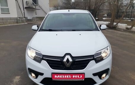 Renault Logan II, 2018 год, 930 000 рублей, 2 фотография