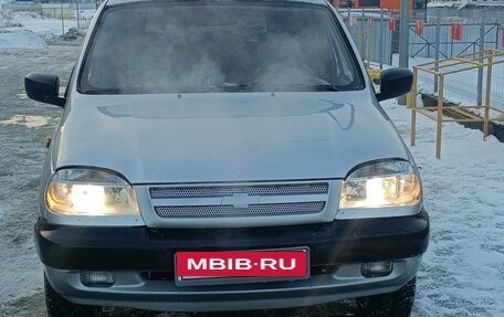 Chevrolet Niva I рестайлинг, 2004 год, 342 000 рублей, 2 фотография