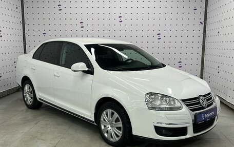 Volkswagen Jetta VI, 2010 год, 860 000 рублей, 3 фотография