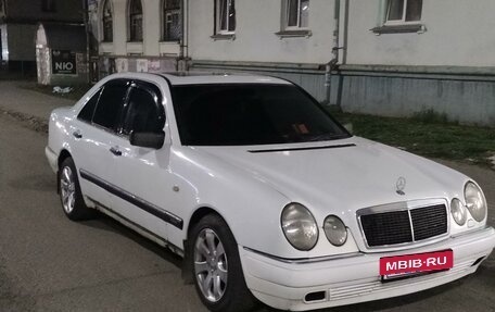 Mercedes-Benz E-Класс, 1997 год, 420 000 рублей, 2 фотография